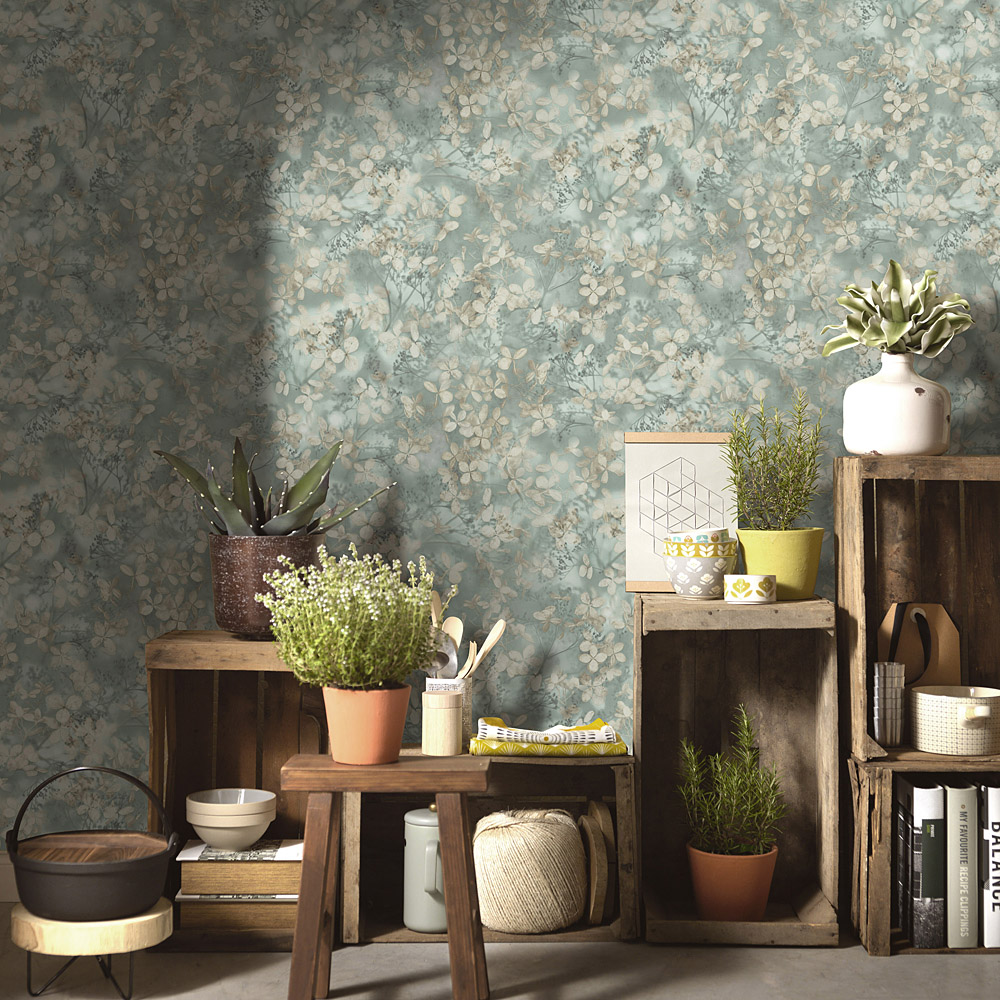 Florale Vliestapete für eine natürliche Wohlfühlatmosphäre