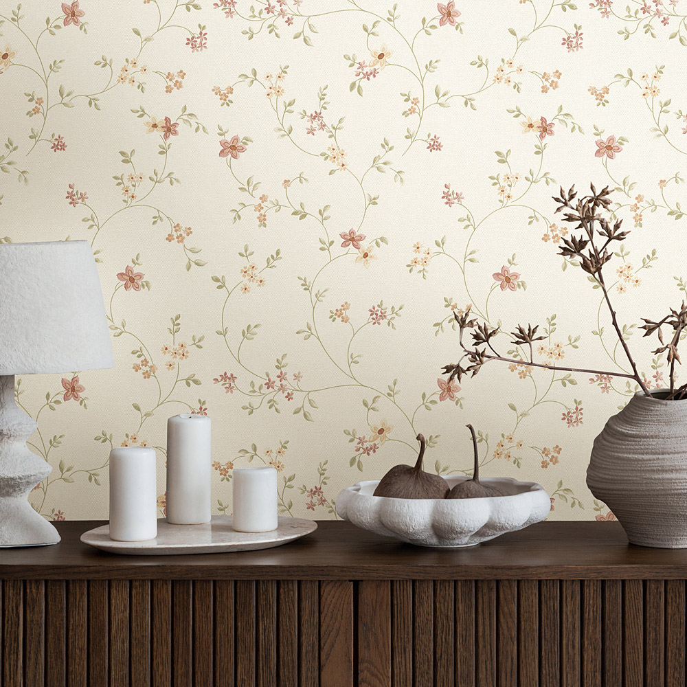 Vliestapete mit Blumenmuster im Landhausstil