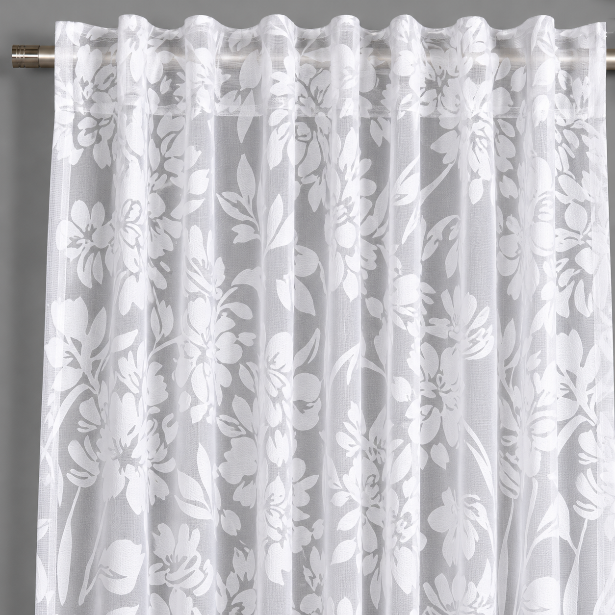 Luftige Eleganz mit floralem Charme