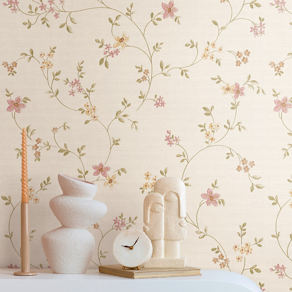 Vliestapete mit Blumenmuster im Landhausstil