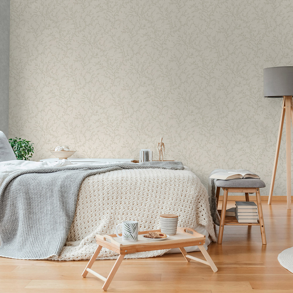 Vliestapete mit filigranem Zweigdesign in Weiß